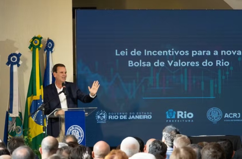 Paes sanciona incentivos e lança nova Bolsa de Valores no Rio