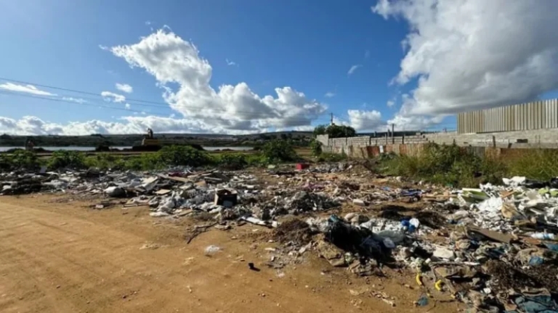 Descarte irregular de lixo em Vitória da Conquista compromete meio ambiente e revitalização de lagoa