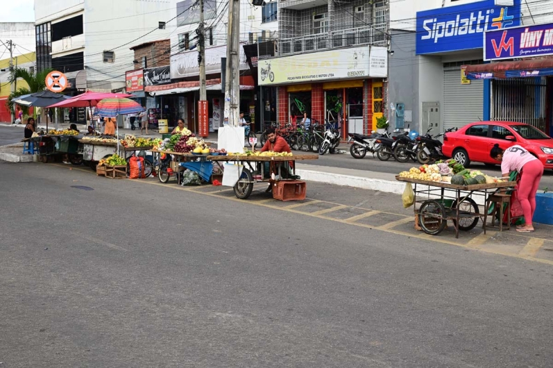 Prefeitura de Vitória da Conquista realoca vendedores na região do CEASA