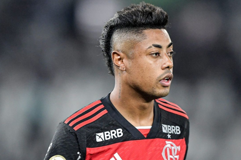 Bruno Henrique, do Flamengo, é alvo de operação por favorecer parentes em bets