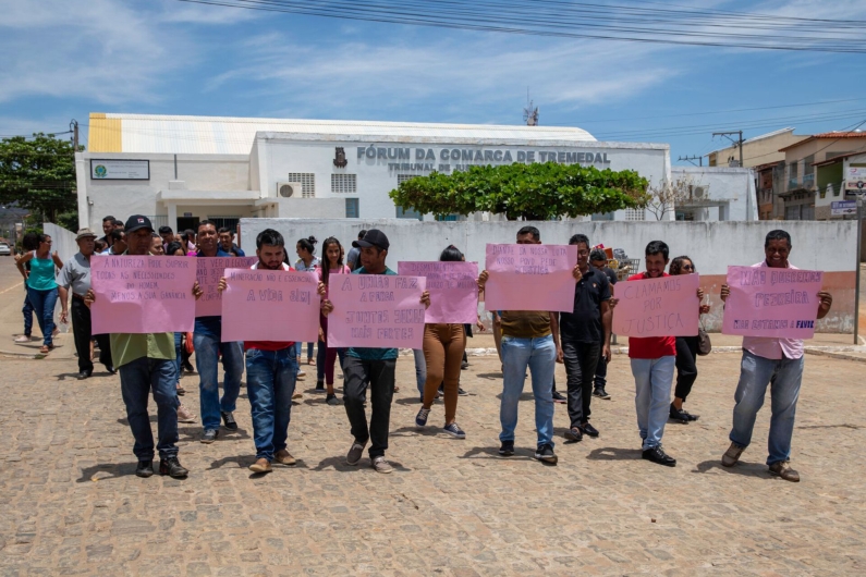 Comunidade da Vereda realizam manifestação contra a pedreira da região