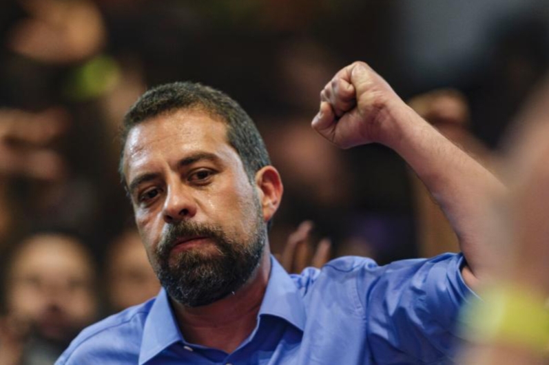 Boulos apresenta notícia-crime ao TSE contra Tarcísio e Nunes por declarações sobre PCC