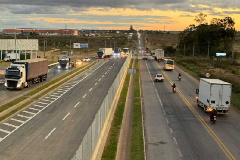 Novo binário e duplicação da BR-116 em frente ao Atacadão começam a funcionar em VCA