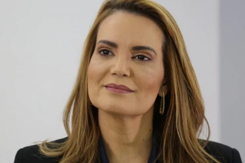 É acolhida tese de que a prefeita Sheila Lemos seja considerada inelegível