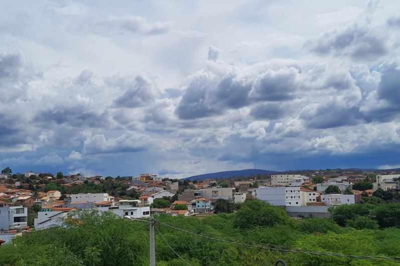 Chuva no fim da tarde de ontem em Tremedal-BA