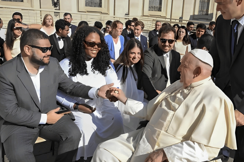 Casal baiano vence o câncer e recebe bênção do Papa Francisco