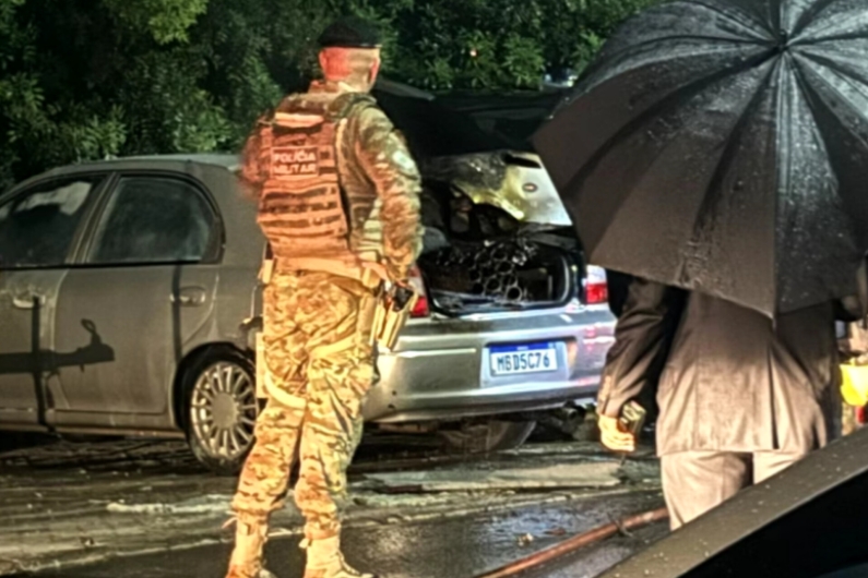 Carro que explodiu na Praça dos Três Poderes é de Santa Catarina