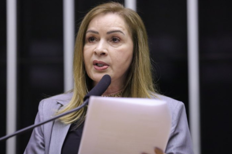 Câmara aprova prorrogação do Plano Nacional de Educação